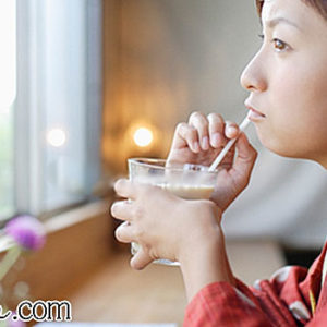 カフェの女性