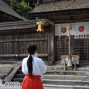 神様に祈る